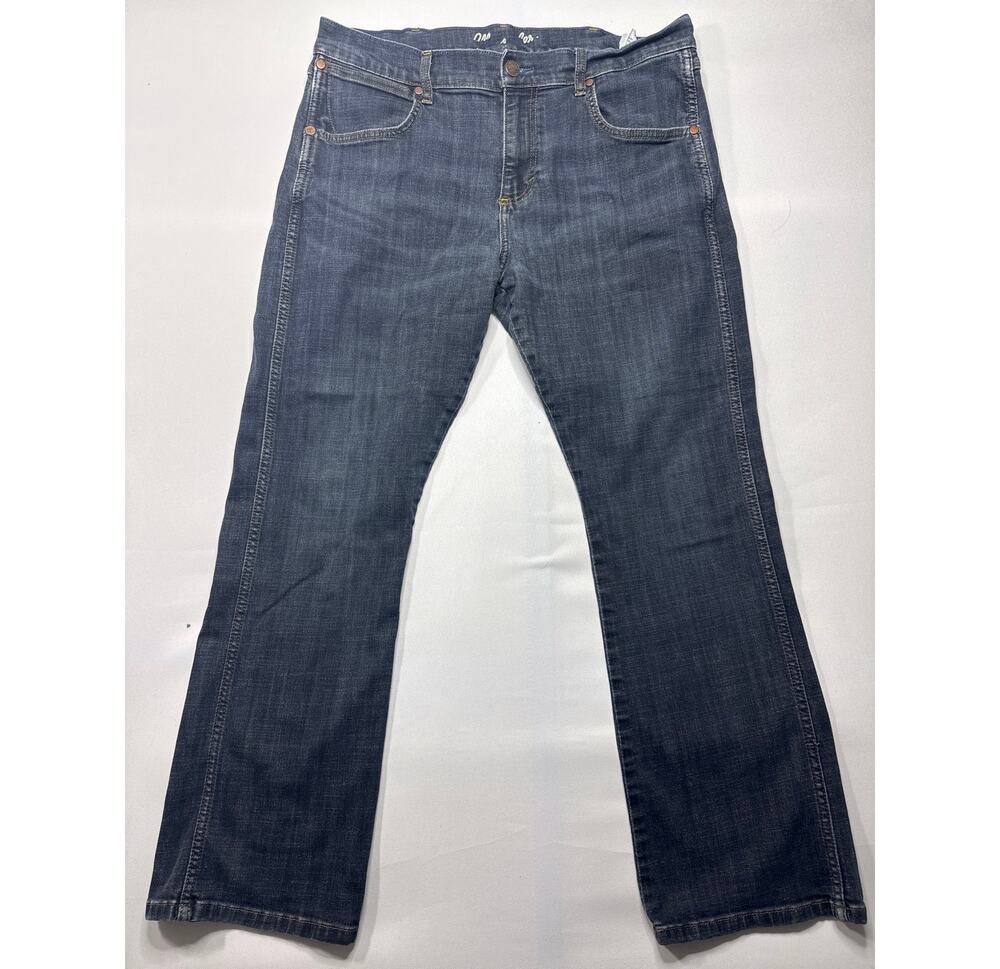 Wrangler Retro Men's Bootcut Dark‎ Wash Blue Jeans - Size 34x30 (34x29)